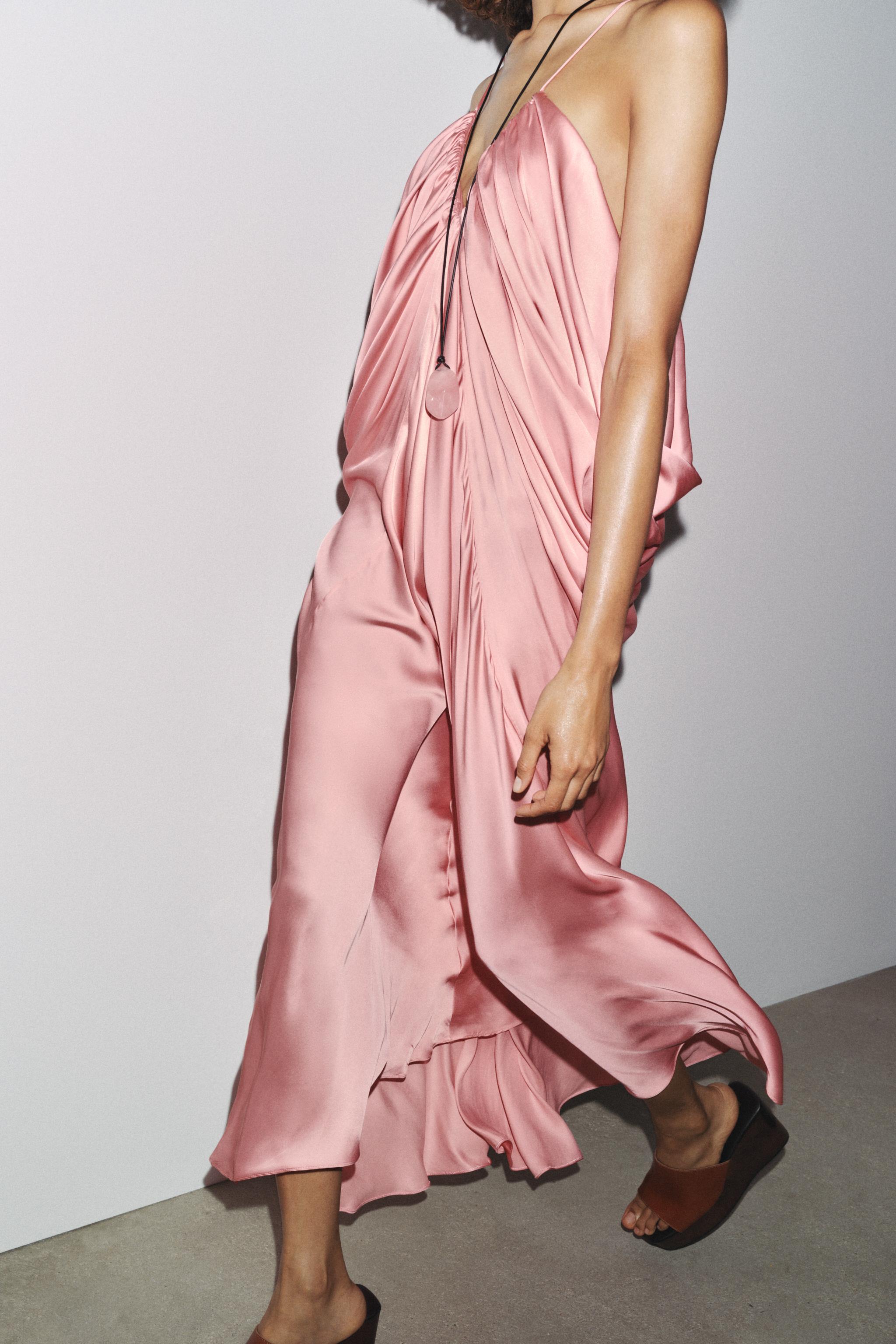 ZW COLLECTION ボリュームサテンワンピース - ピンク | ZARA