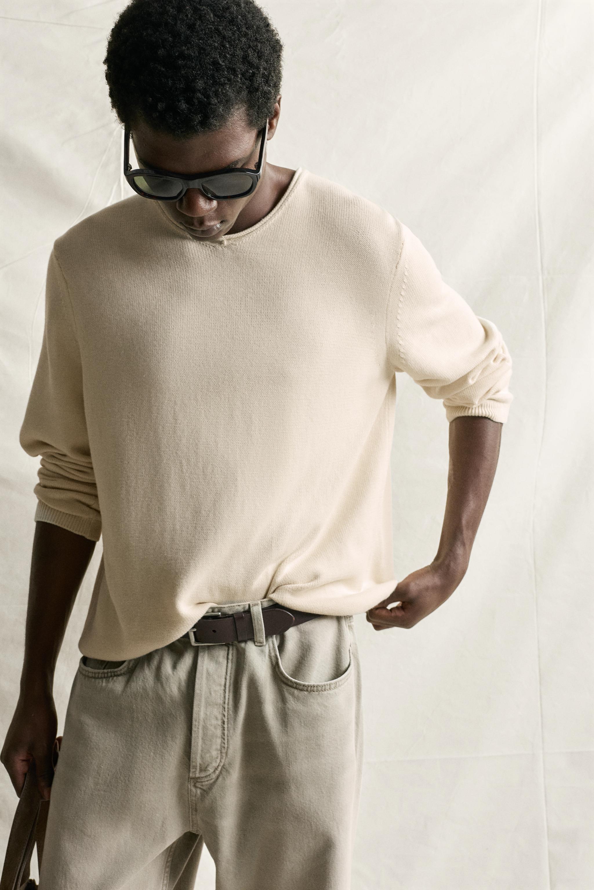 RELAXED FIT COTTON V-NECK SWEATER