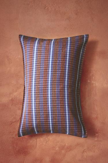 HOUSSE DE COUSSIN COTON RAYURES X TENSIRA - Bordeaux de Zara - Image 5