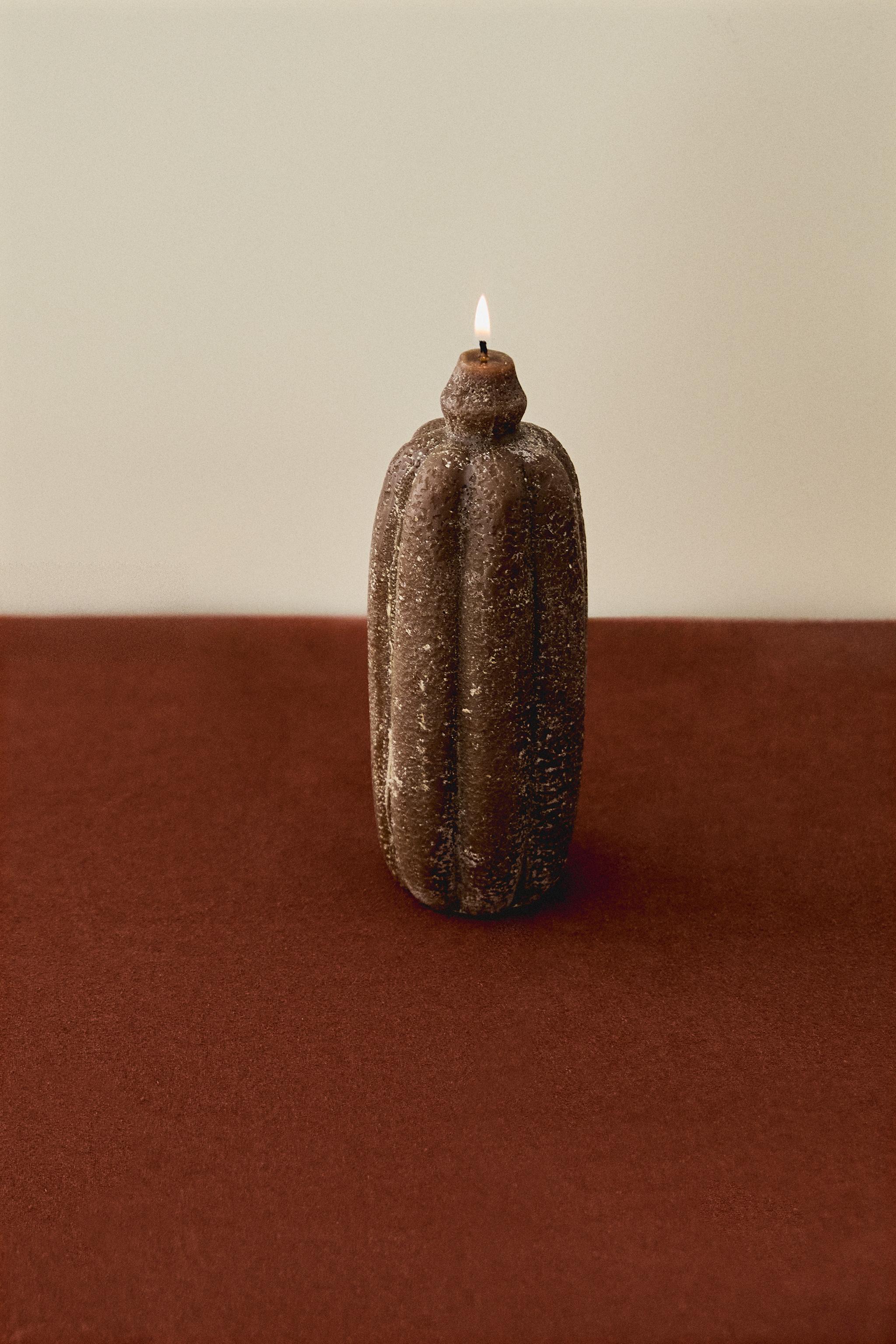 G) PUMPKIN SPICE SCENTED CANDLE
