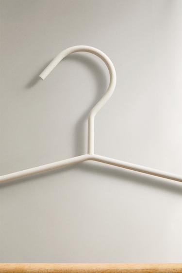 CINTRE MÉTAL ET BOIS PANTALONS - Blanc de Zara - Image 2