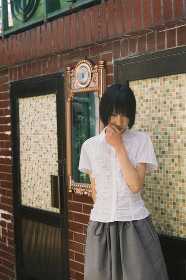 STRIPED POPLIN SHIRT WITH GATHERED DETAIL - Black / White by Zara