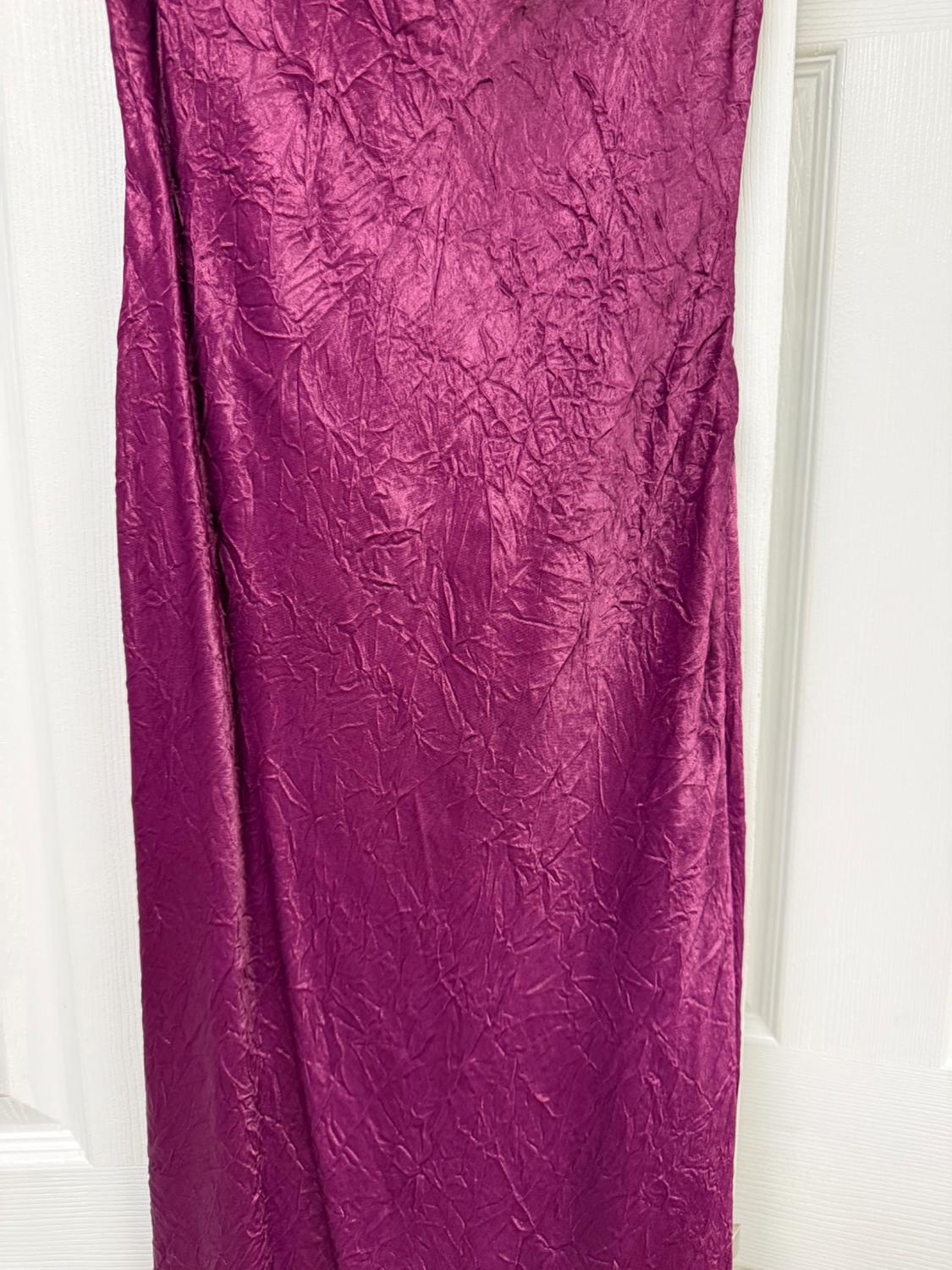VESTIDO SATINADO ESCOTE ESPALDA - Image 3