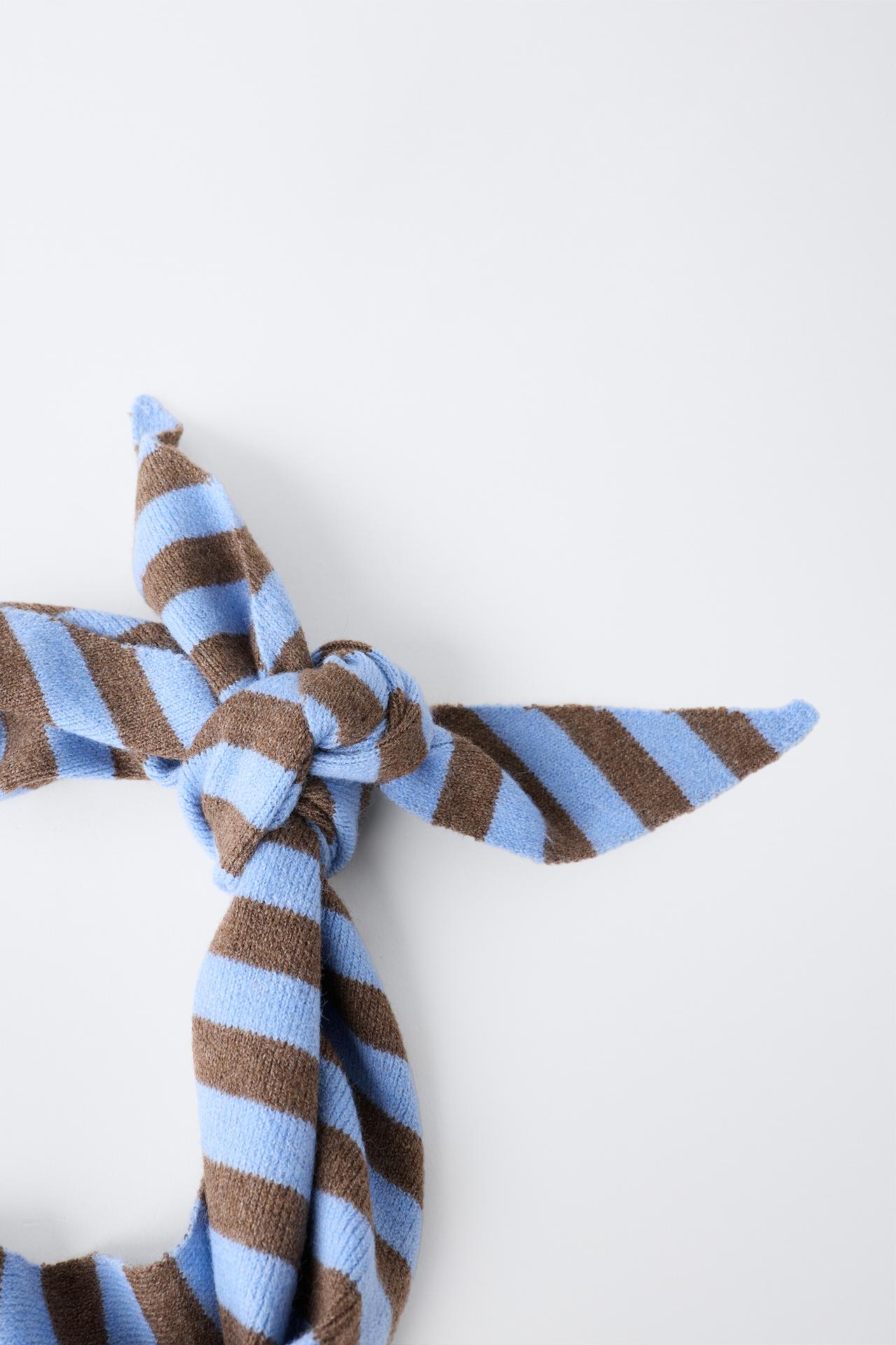 TRIANGULAR STRIPED KNIT BANDANA — Light blue