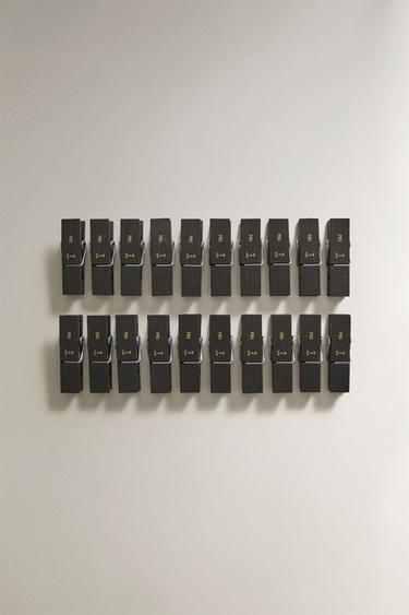 PACK OF WOODEN CLOTHES PEGS (PACK OF 20) - Black by Zara