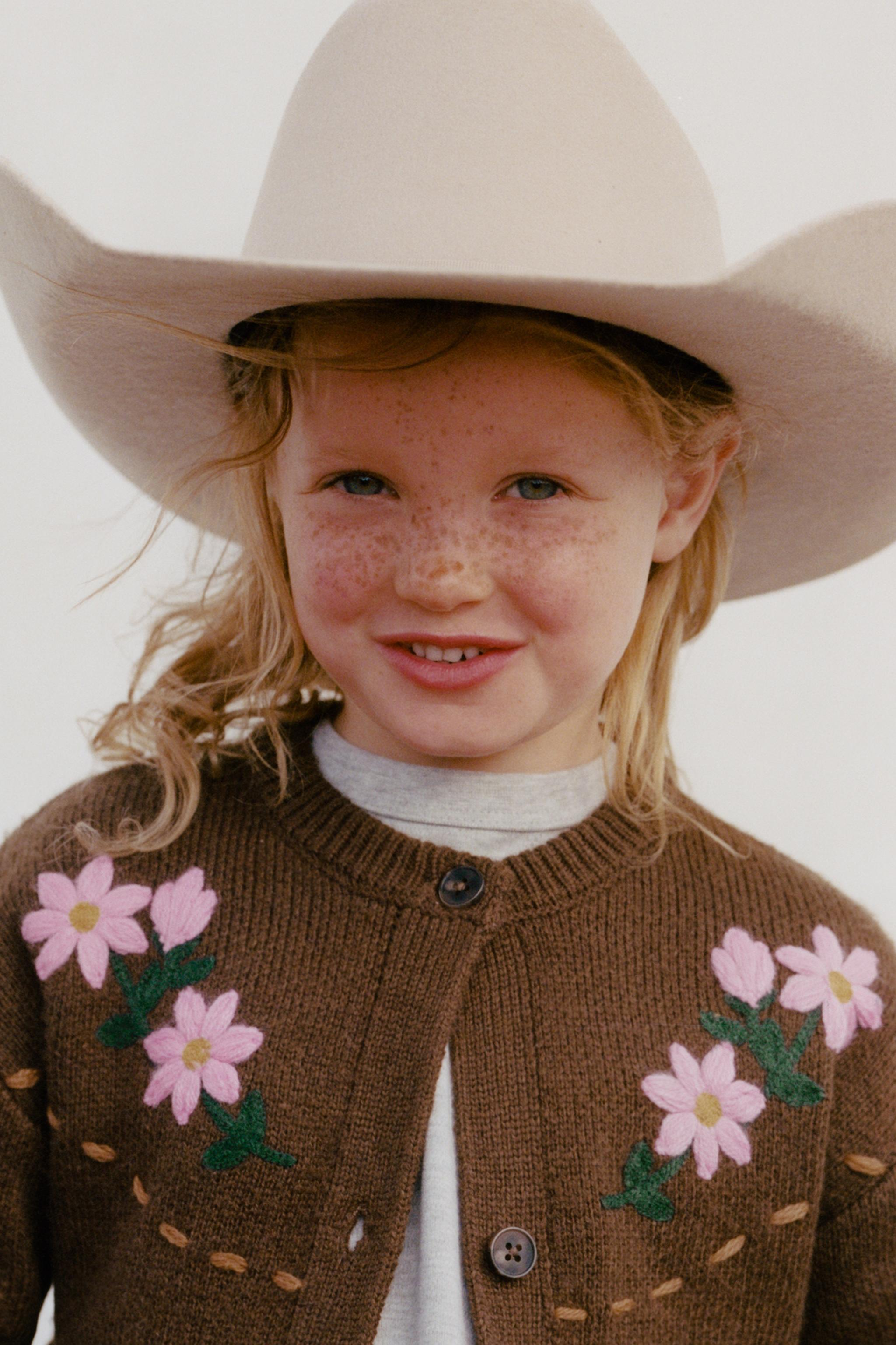 GILET EN MAILLE FLEURS BORDÉES AVEC LAINE
