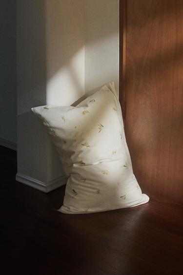 TAIE D’OREILLER LIN ET COTON MIMOSAS - Blanc cassé de Zara - Image 5