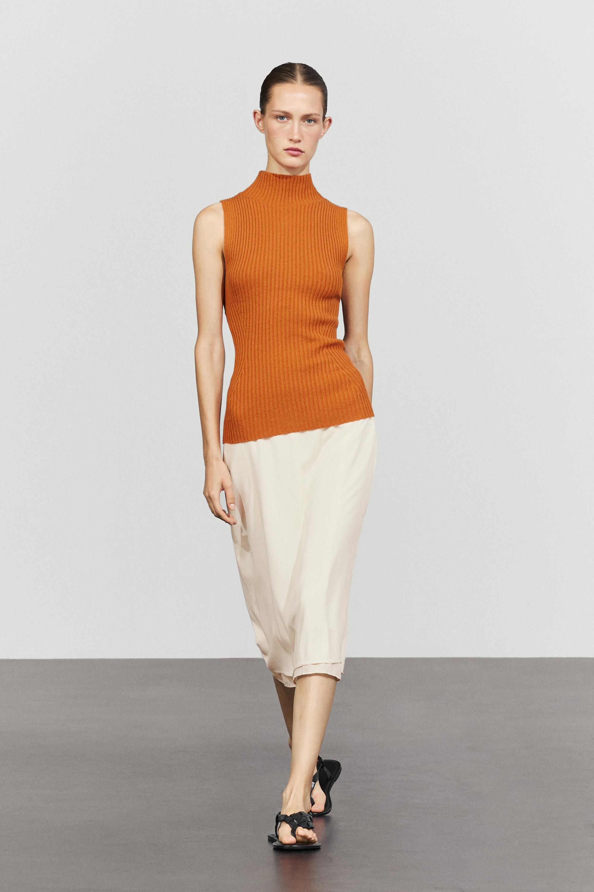 Ribbed turtleneck knit top