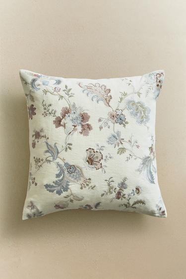 EMBROIDERED CUSHION COVER - Ecru by Zara - Image 4
