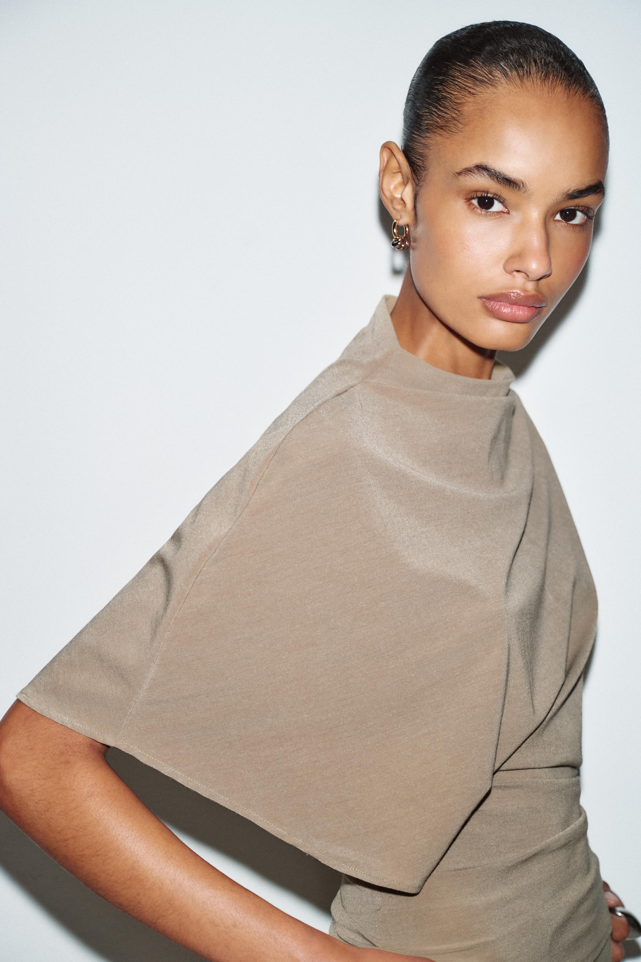 MOCK NECK TOP