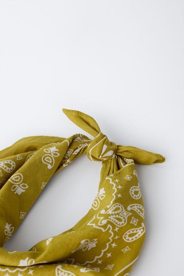 ربطة رأس بنقشة بيزلي - خردلي الخاص بـ Zara