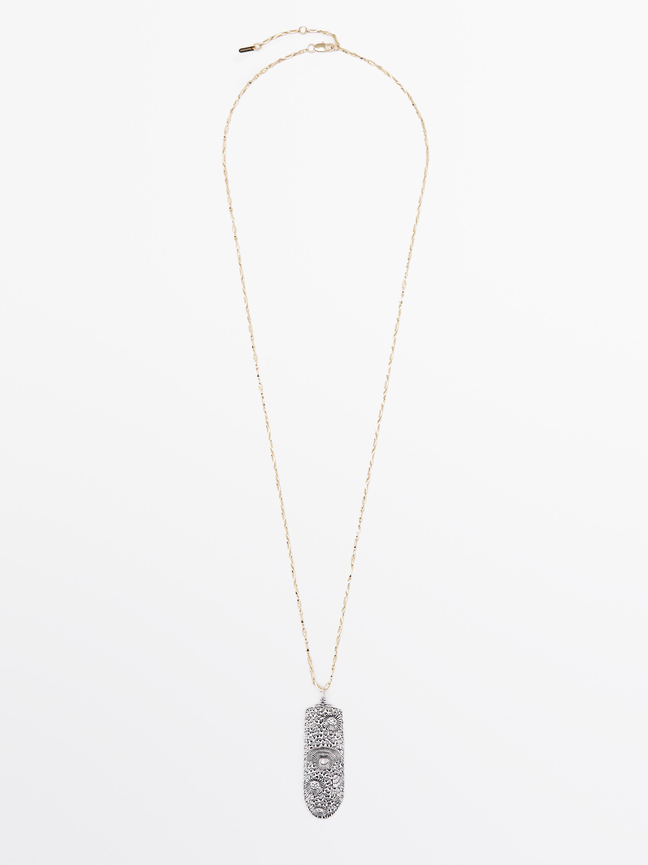 Pendant necklace with metal signet piece