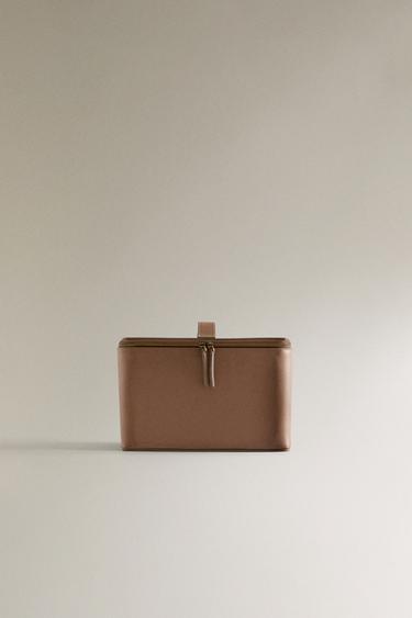 LARGE LEATHER WASH BAG - Brown by Zara