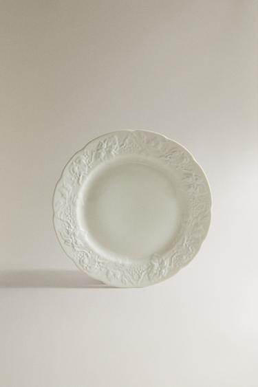 Zara GRAPE PORCELAIN DESSERT PLATE - Cream - Image 0