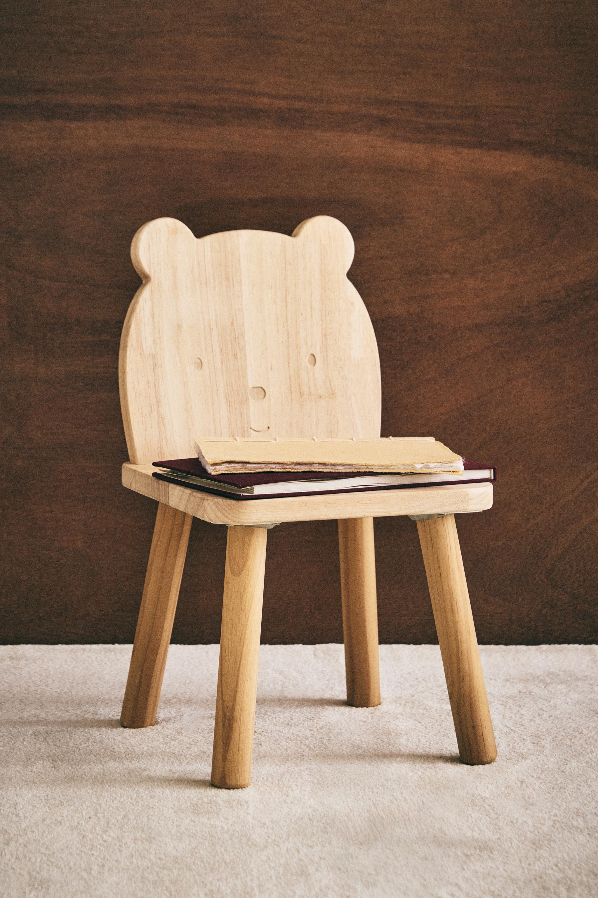 WOODEN BEAR CHAIR