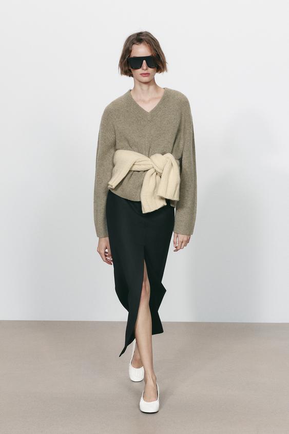 JERSEY 100% LANA CUELLO PICO - Verde-seco de Zara - Imagen 0