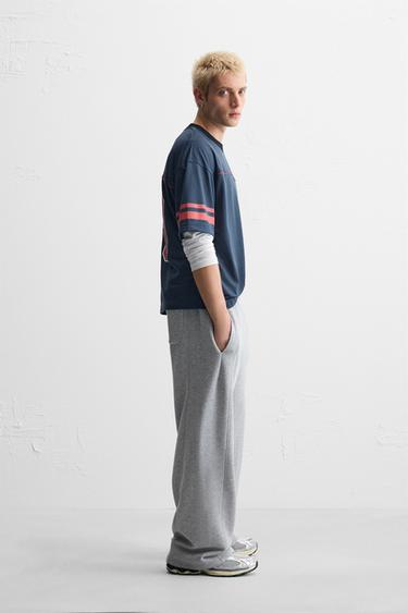 T-SHIRT STRUCTURE OUVERTE VARSITY - Bleu marine de Zara - Image 3
