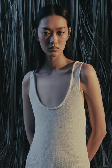 ROBE EN MAILLE À FRANGES - Écru de Zara - Image 5