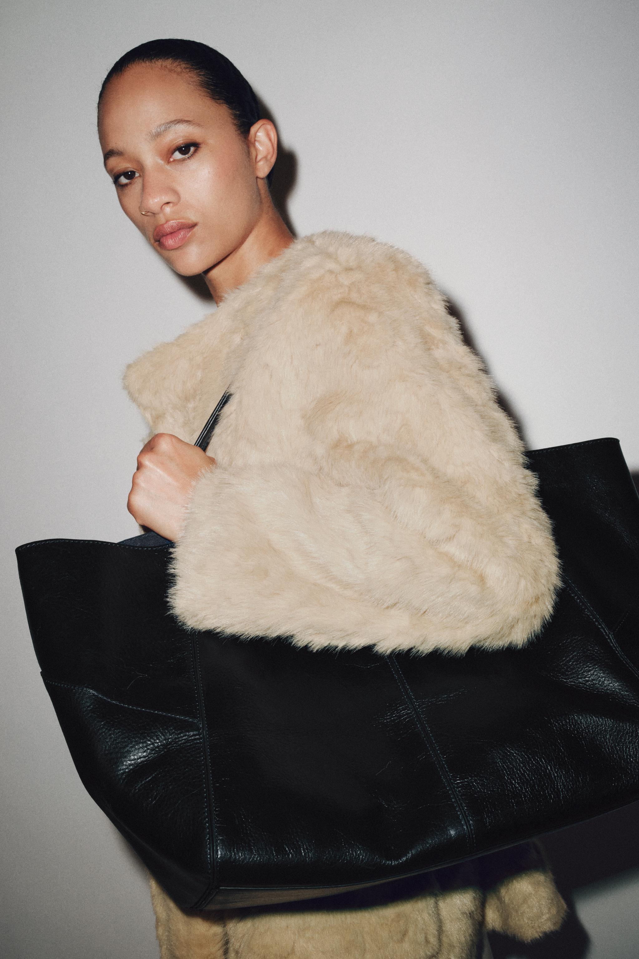 ベルト付きフェイクファーコート ZW COLLECTION - エクリュ | ZARA