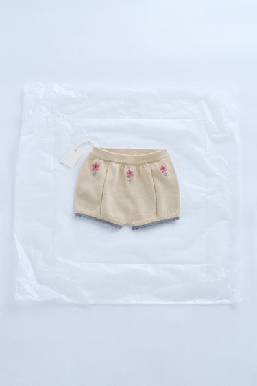ZARA TIMELESS - QUẦN SHORT BERMUDA DỆT KIM THÊU HOA - Màu vàng kaki nhạt từ Zara - Hình ảnh 0