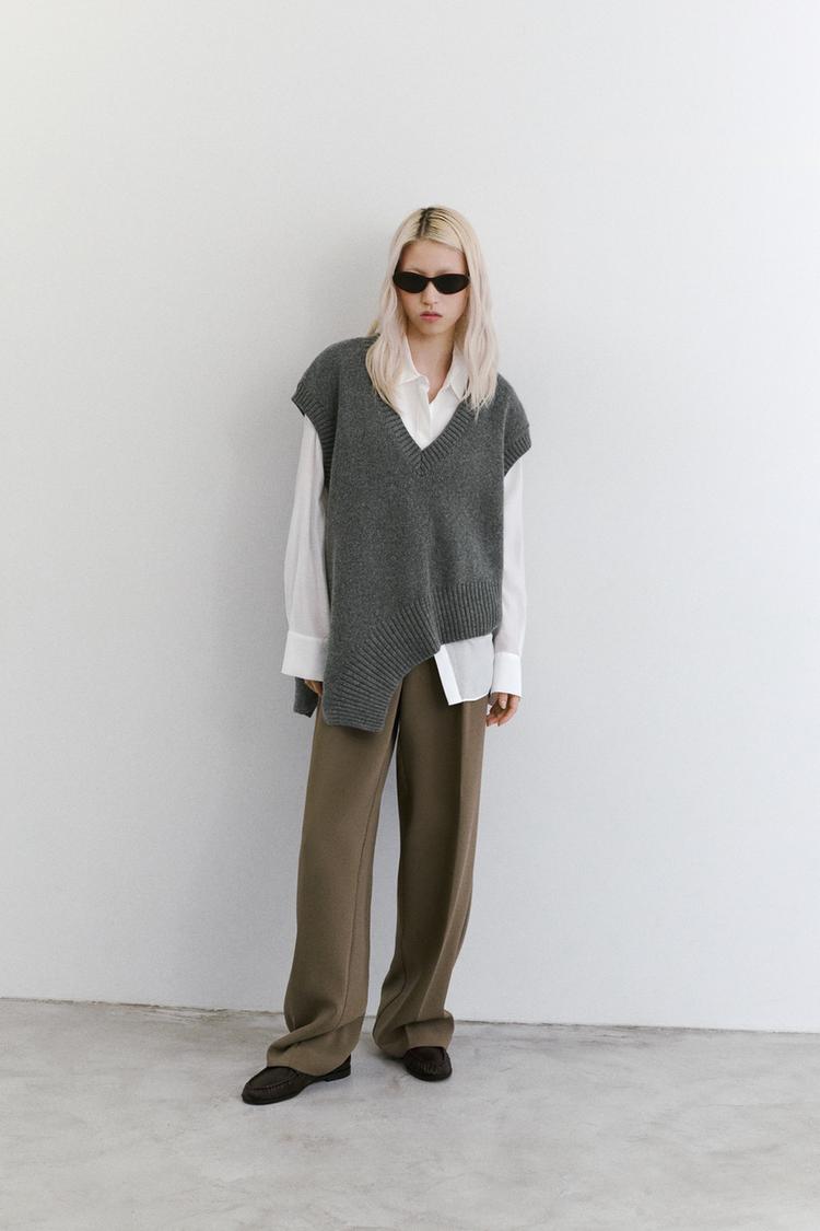 STRAIGHT-LEG TROUSERS WITH PLEATS