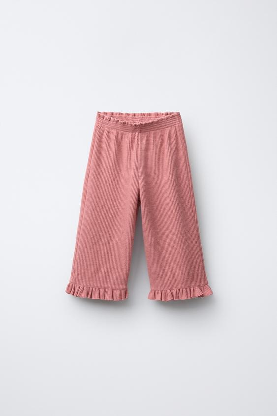 PANTALÓN CULOTTE WAFFLE VOLANTES - Rosa palo de Zara - Imagen 0