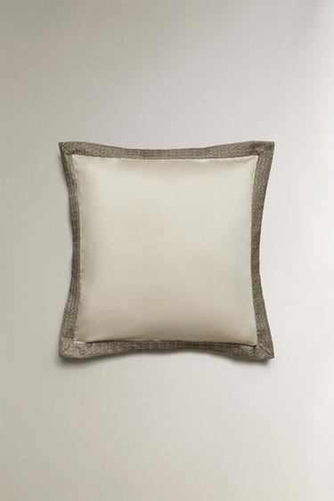 TAIE D’OREILLER SATIN BRODÉ (300 FILS) - Beige de Zara - Image 1