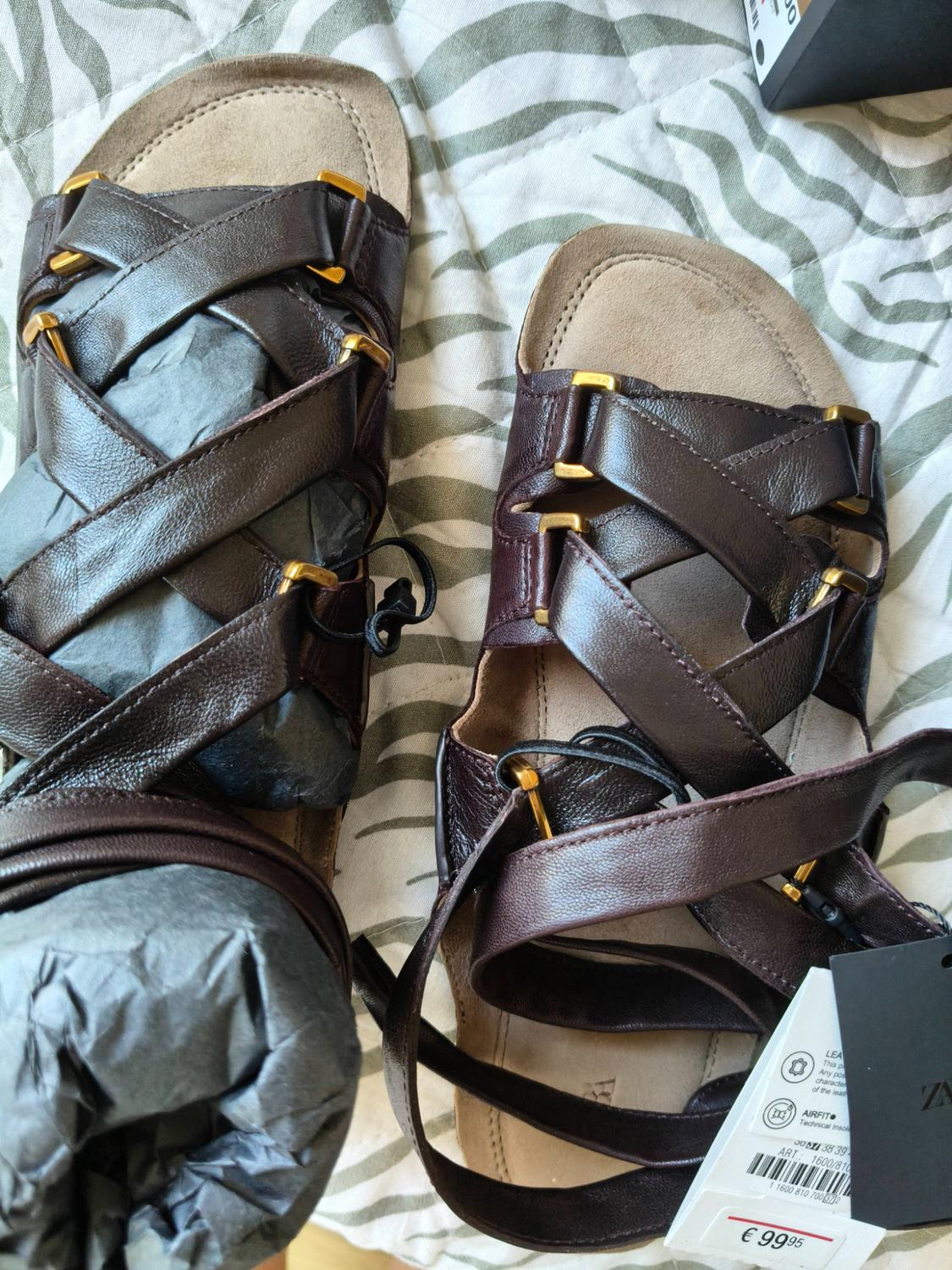LIMITED EDITION LEATHER SANDALS WITH BUCKLES - Image 5
