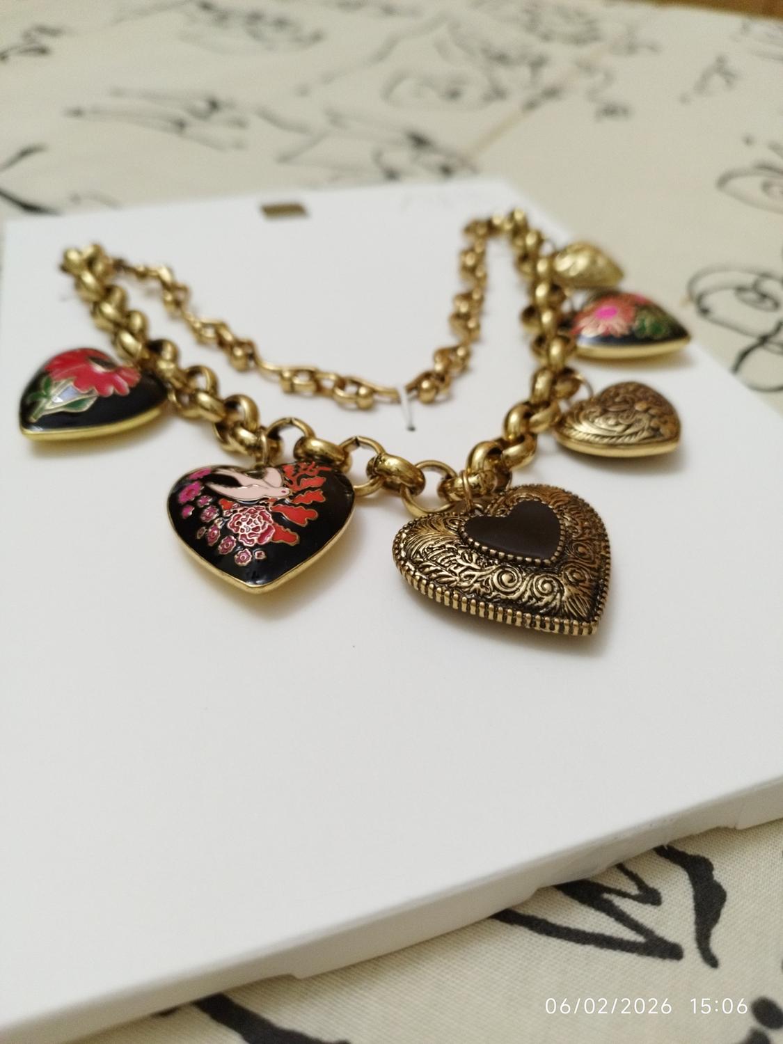 PACK OF 2 METAL HEART NECKLACES - Image 2