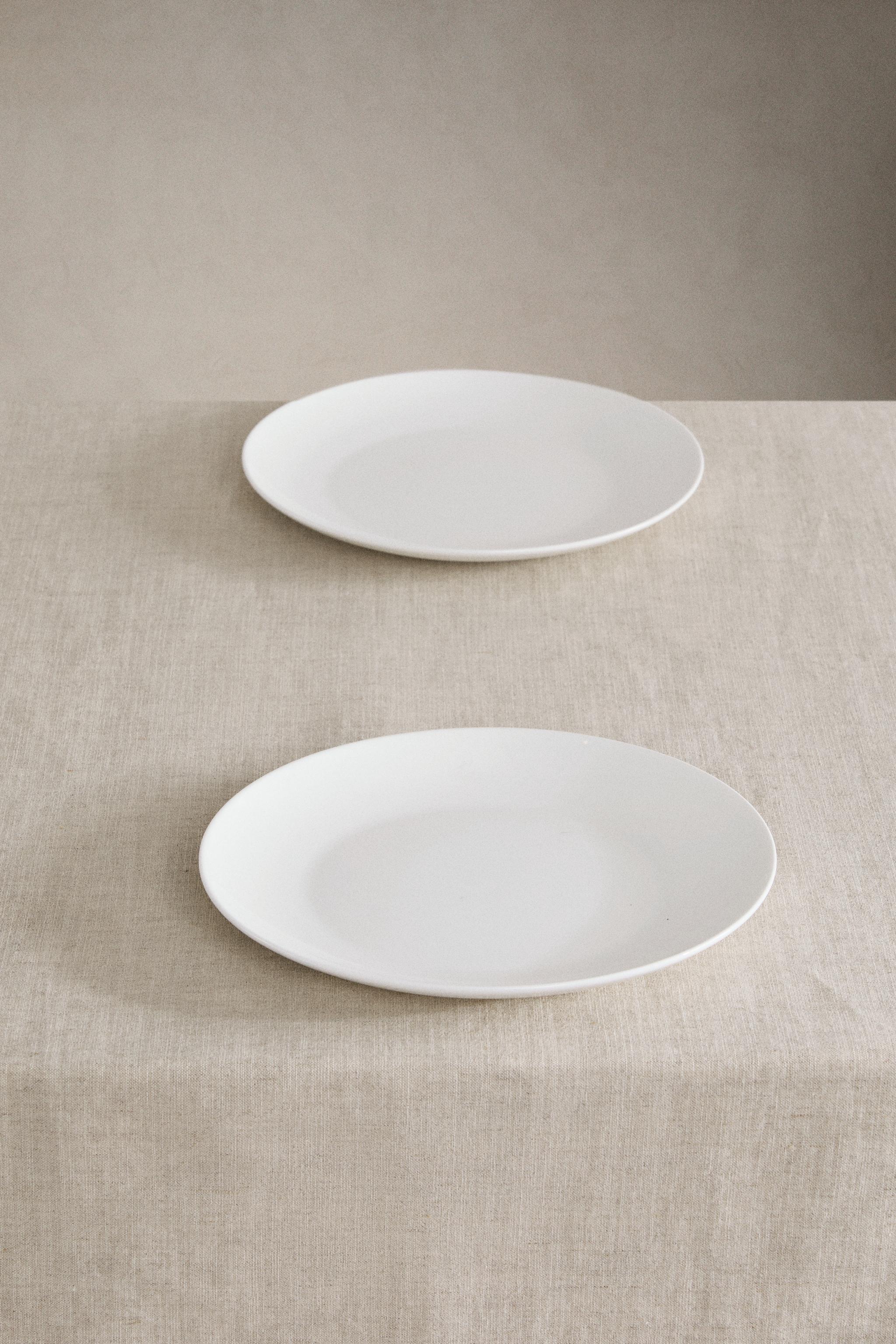 FADED LINEN TABLECLOTH — Light beige
