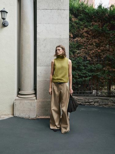 Veste sans manches en maille à col roulé - Vert huile de Zara