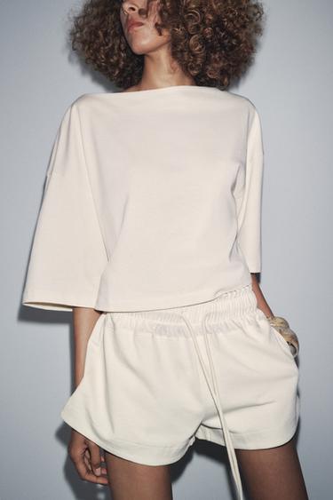 T-SHIRT EN COTON COL BATEAU - Écru de Zara