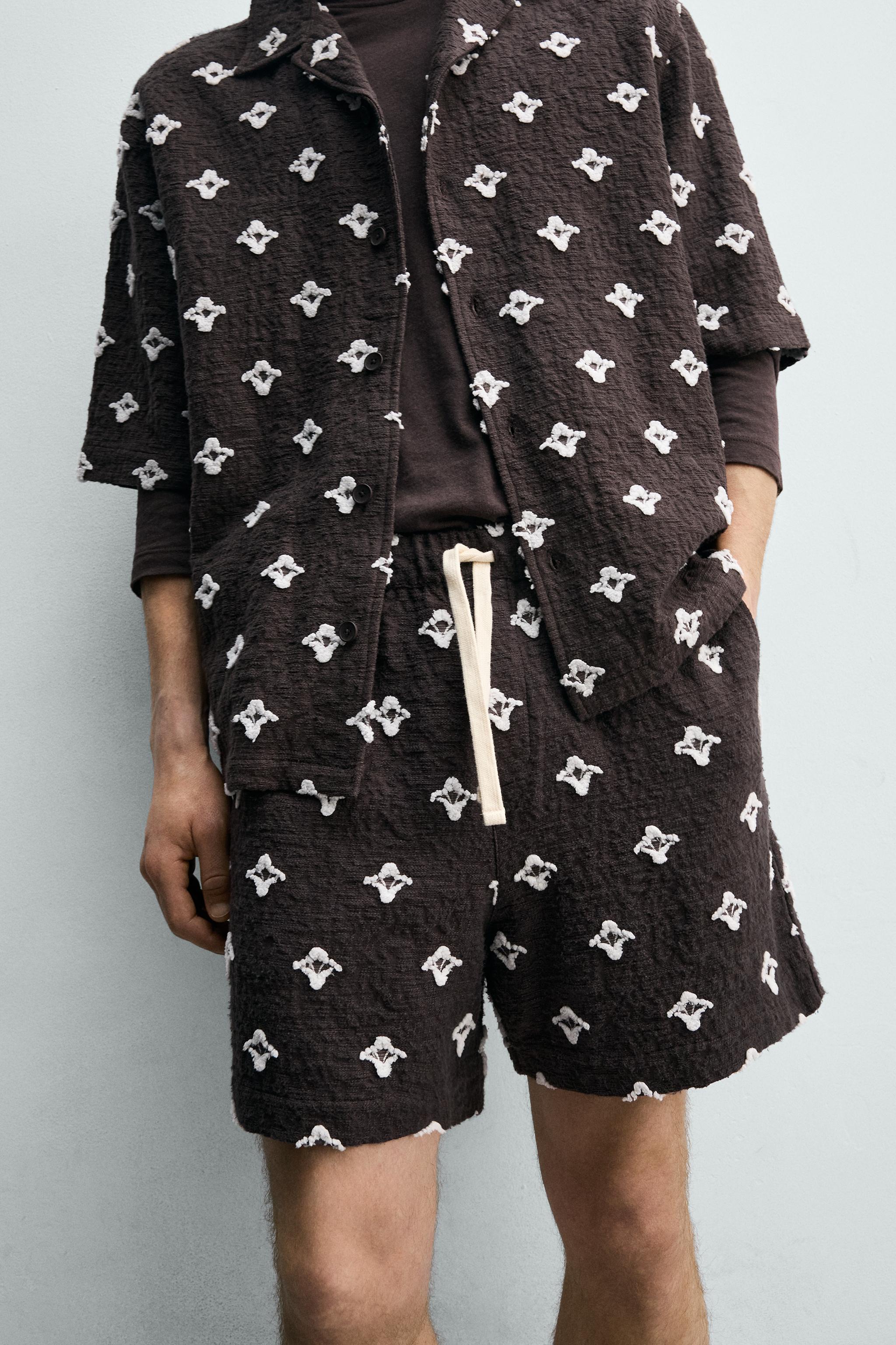 RELAXED FIT TEXTURED JACQUARD SHORTS