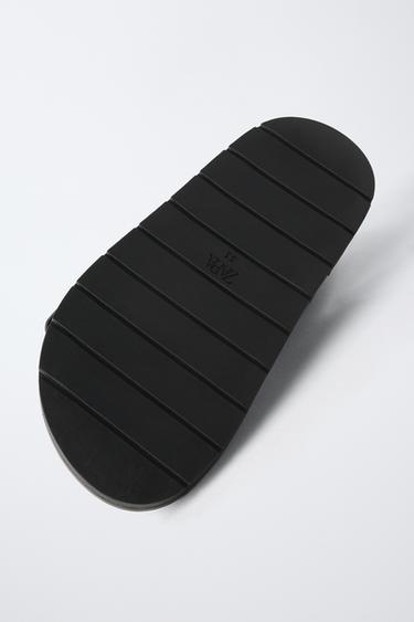 SANDALES À BOUCLES - Noir de Zara - Image 6