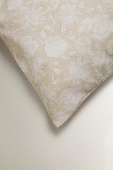 HOUSSE DE COUSSIN FLEURS - Beige de Zara - Image 1