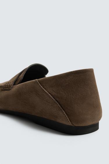MOCASSINS EN CUIR À MASQUE - Marron de Zara - Image 5