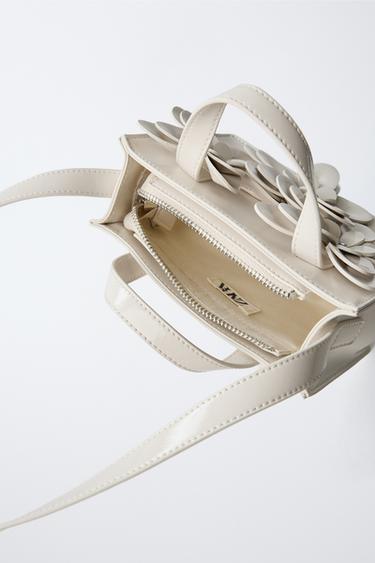 SAC BANDOULIÈRE FLEURS 3D - Blanc écru de Zara - Image 3