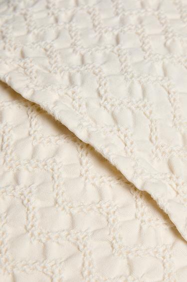 CHILDREN'S MINI WAFFLE TEXTURE CUSHION COVER - Ecru by Zara - Image 4