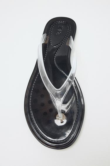 SANDALES PLATES EN VINYLE - Noir de Zara