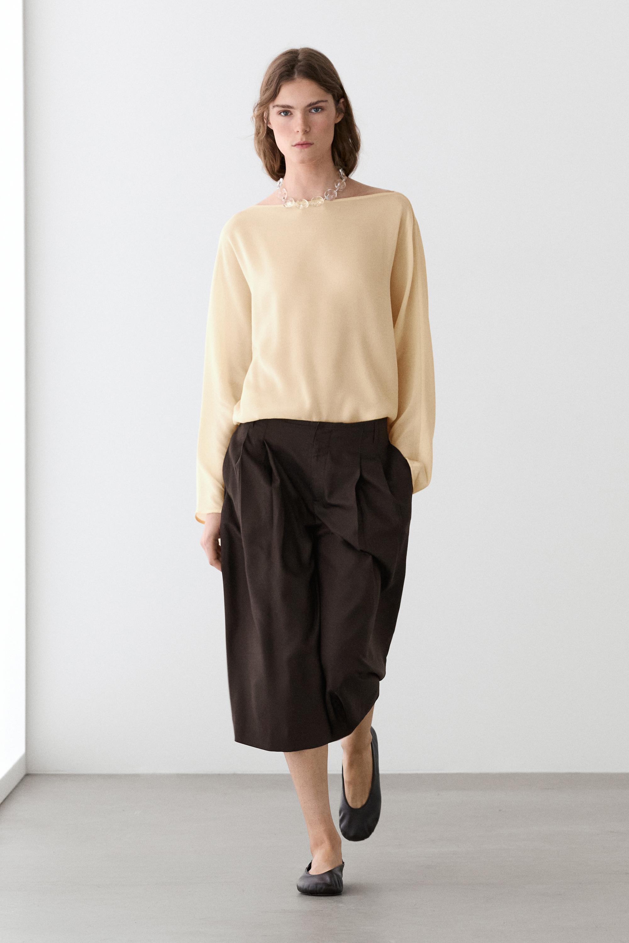 Flowing semi-sheer shirt — Pastel yellow