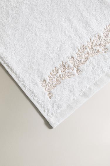 SERVIETTE DE BAIN BRODERIE VÉGÉTALE - Doré de Zara - Image 2
