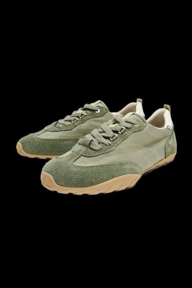 SNEAKER AUS MATERIALKOMBINATION - Khakigrün von Zara