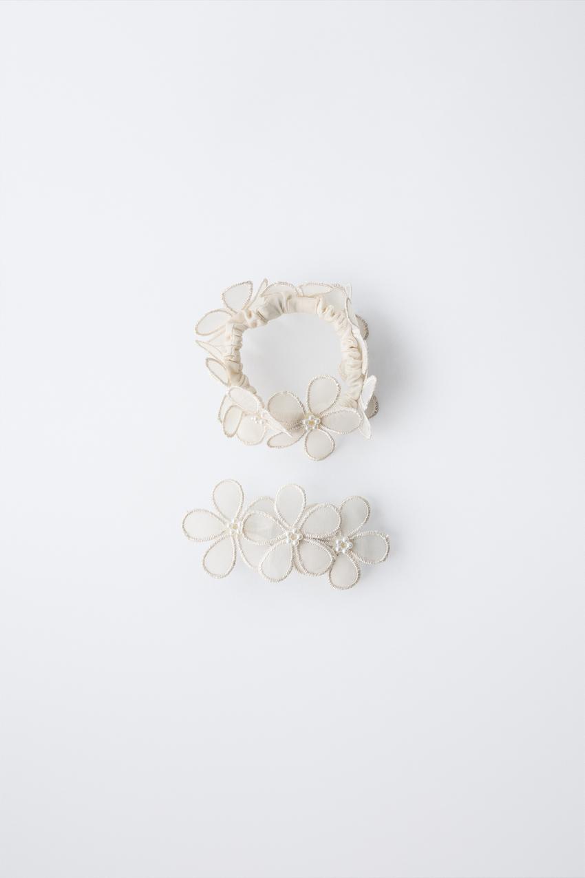 PACK OF SNAP-CLIP AND HAIR BAND WITH FLOWERS AND FAUX PEARLS  display picture 3