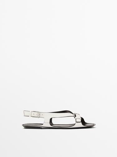 Sandalia plana piel hebillas - Blanco de Zara