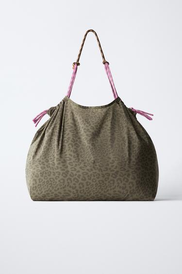SHOPPER NYLON CON STAMPA ANIMALIER - Marrone di Zara