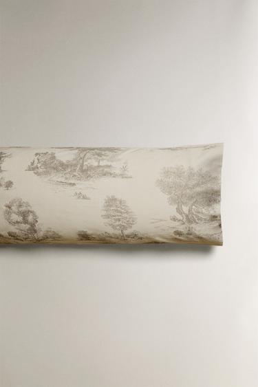 TAIE D’OREILLER SATIN TOILE DE JOUY - Gris clair de Zara - Image 4