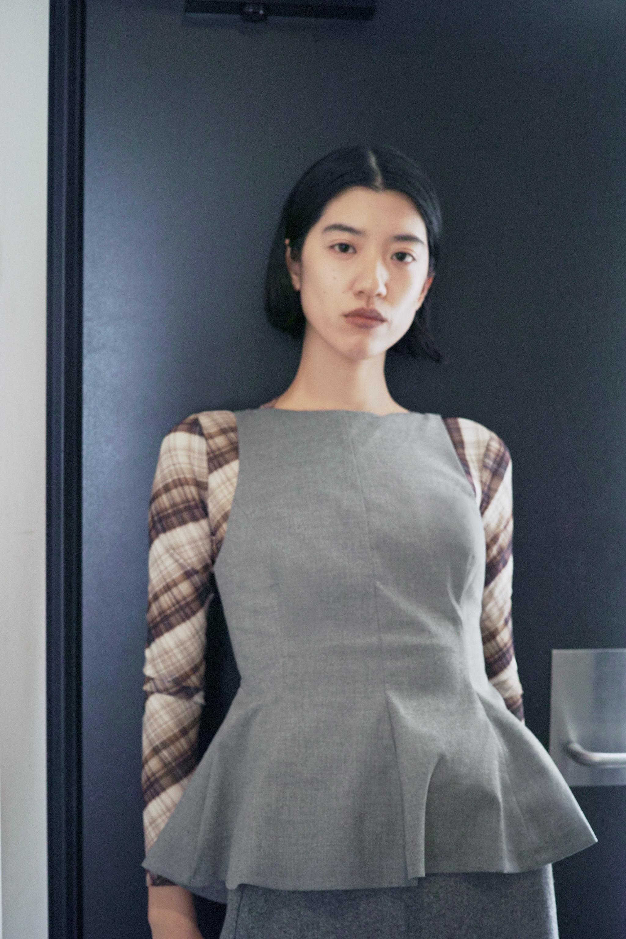 【完売品】ZARA ザラ リボンペプラムトップス⭐︎グレーマールS 完売品】ZARA ザラ リボンペプラムトップス⭐︎グレーマールS