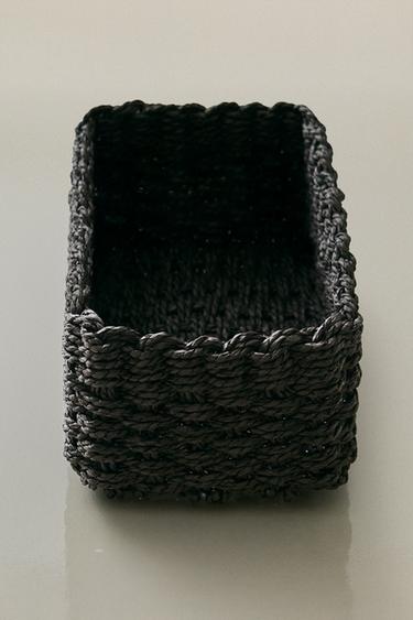 WOVEN PAPER BASKET - Black by Zara