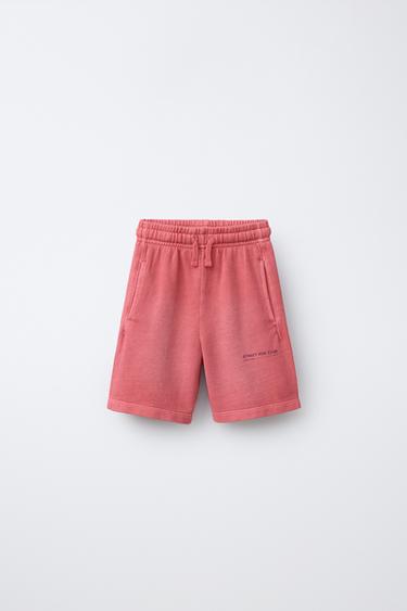 ENSEMBLE T-SHIRT ET SHORT À INSCRIPTION - Rouge de Zara - Image 3