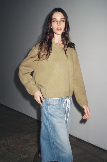 100% WOOL KNIT BASIC V-NECK SWEATER - Olive Green by Zara